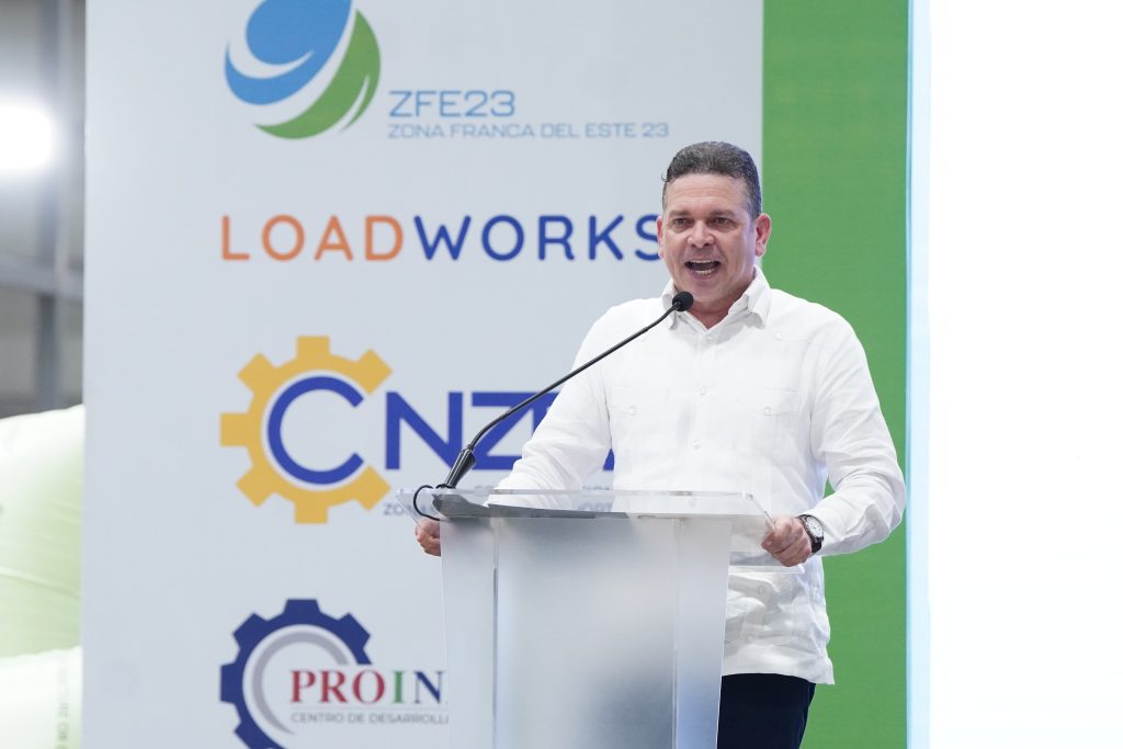 Inauguración de naves en Zona Franca del Este 23