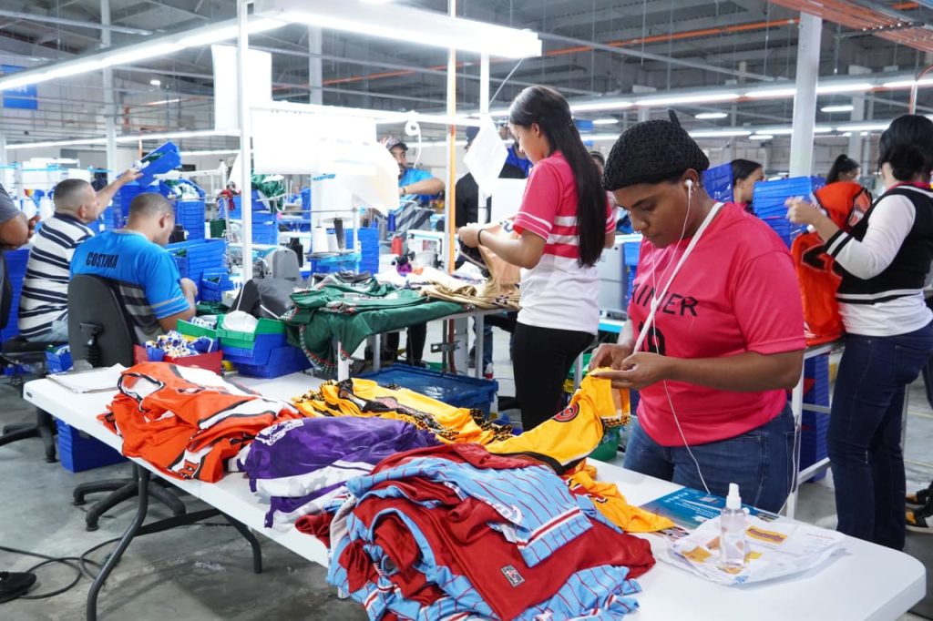 Proindustria genera más de 2,600 nuevos empleos en el último año en sus parques y zonas francas