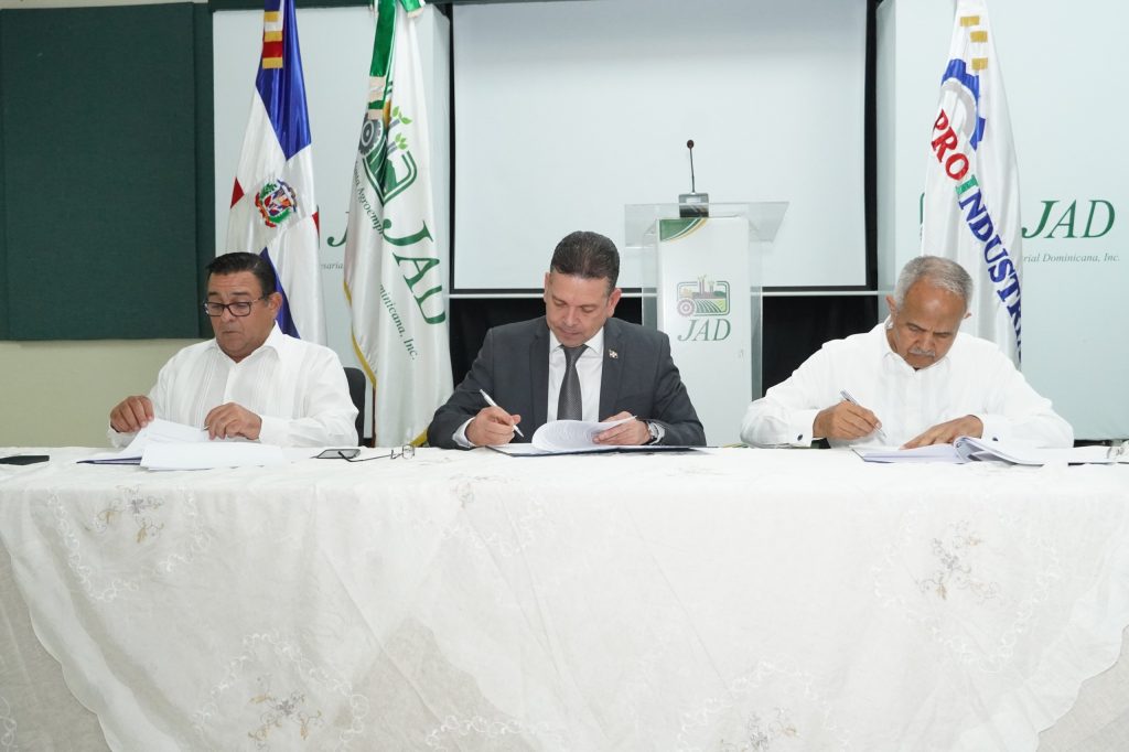 Proindustria y la JAD firman acuerdo para impulsar la competitividad de la agroindustria nacional